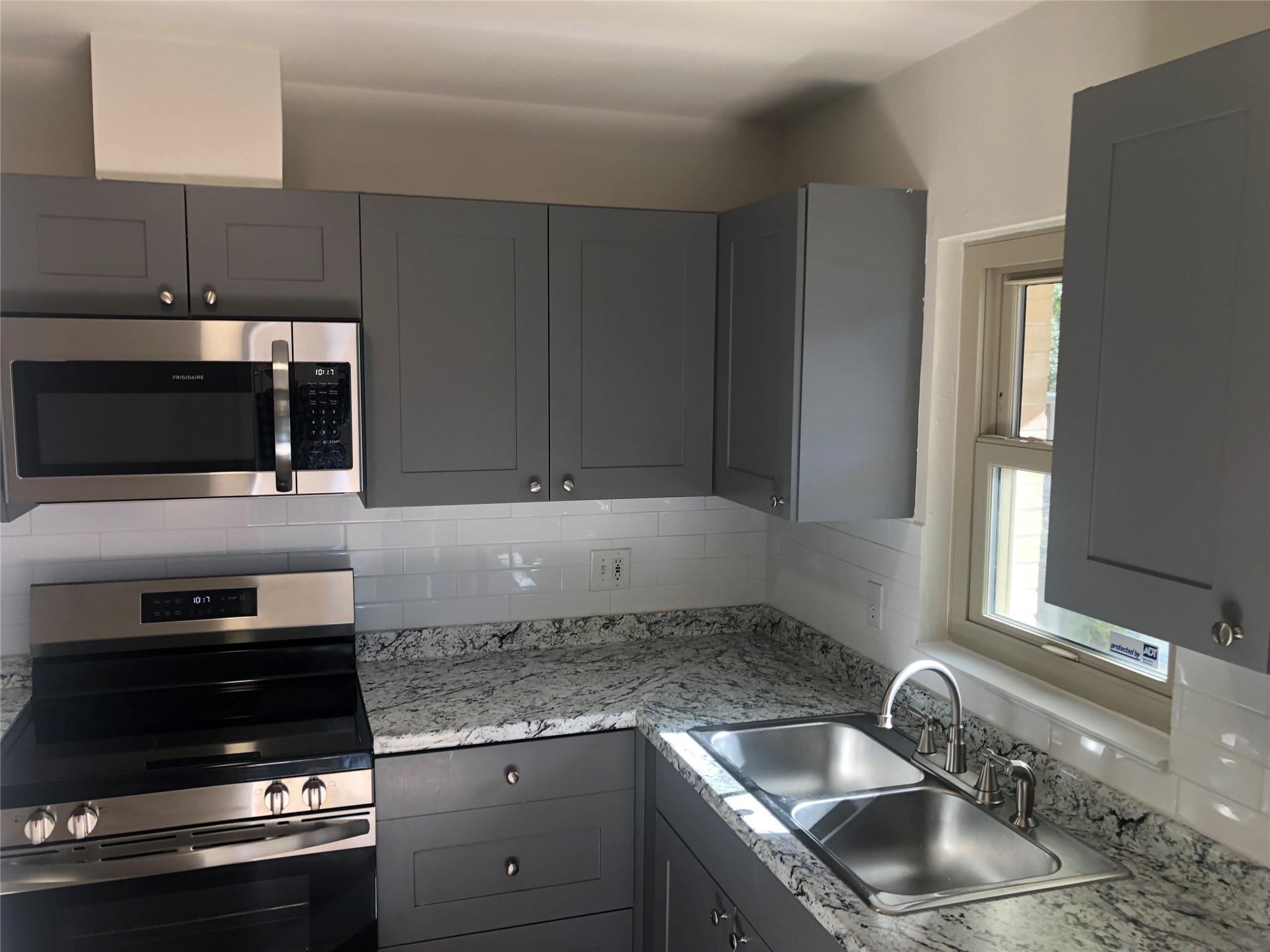 5330 Balcones Dr # A, Austin, TX 78731