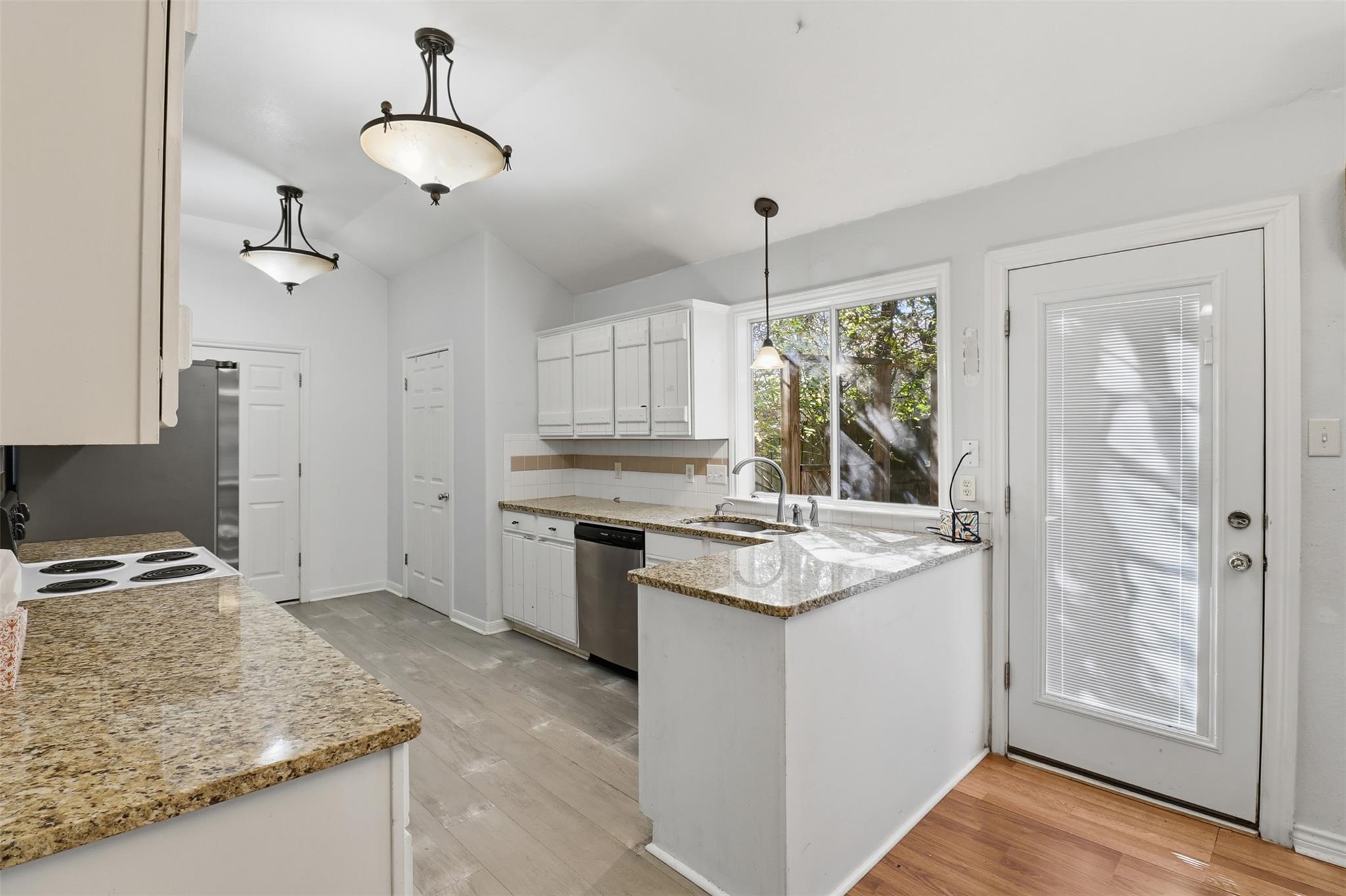 604 Galston Dr, Spicewood, TX 78669