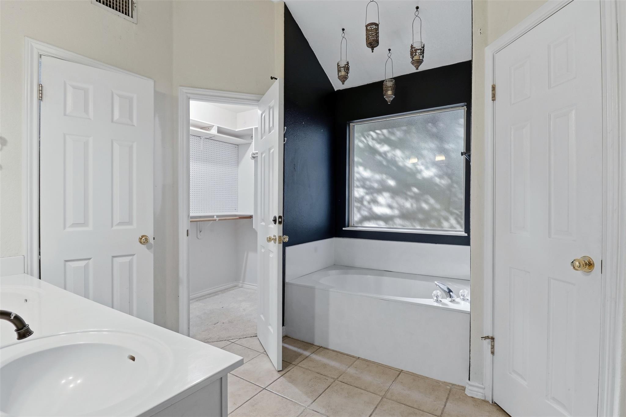 604 Galston Dr, Spicewood, TX 78669