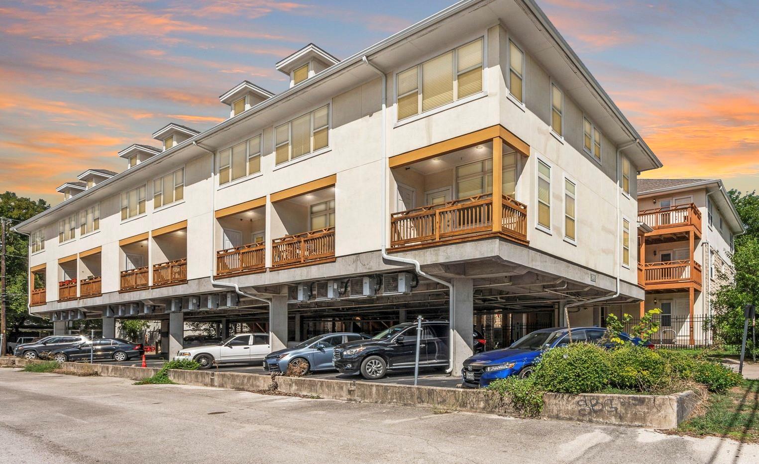 305 E 31st St # 6, Austin, TX 78705