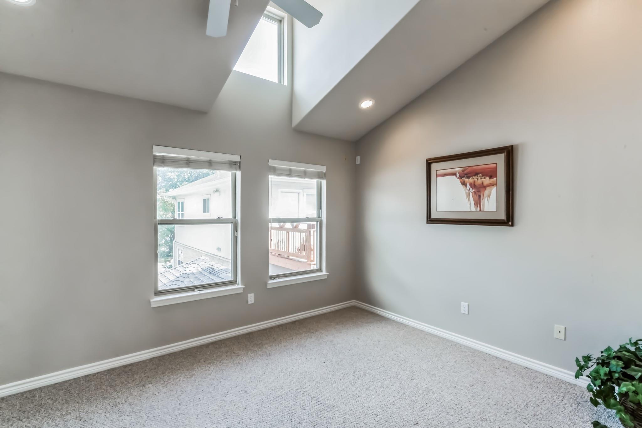 305 E 31st St # 6, Austin, TX 78705