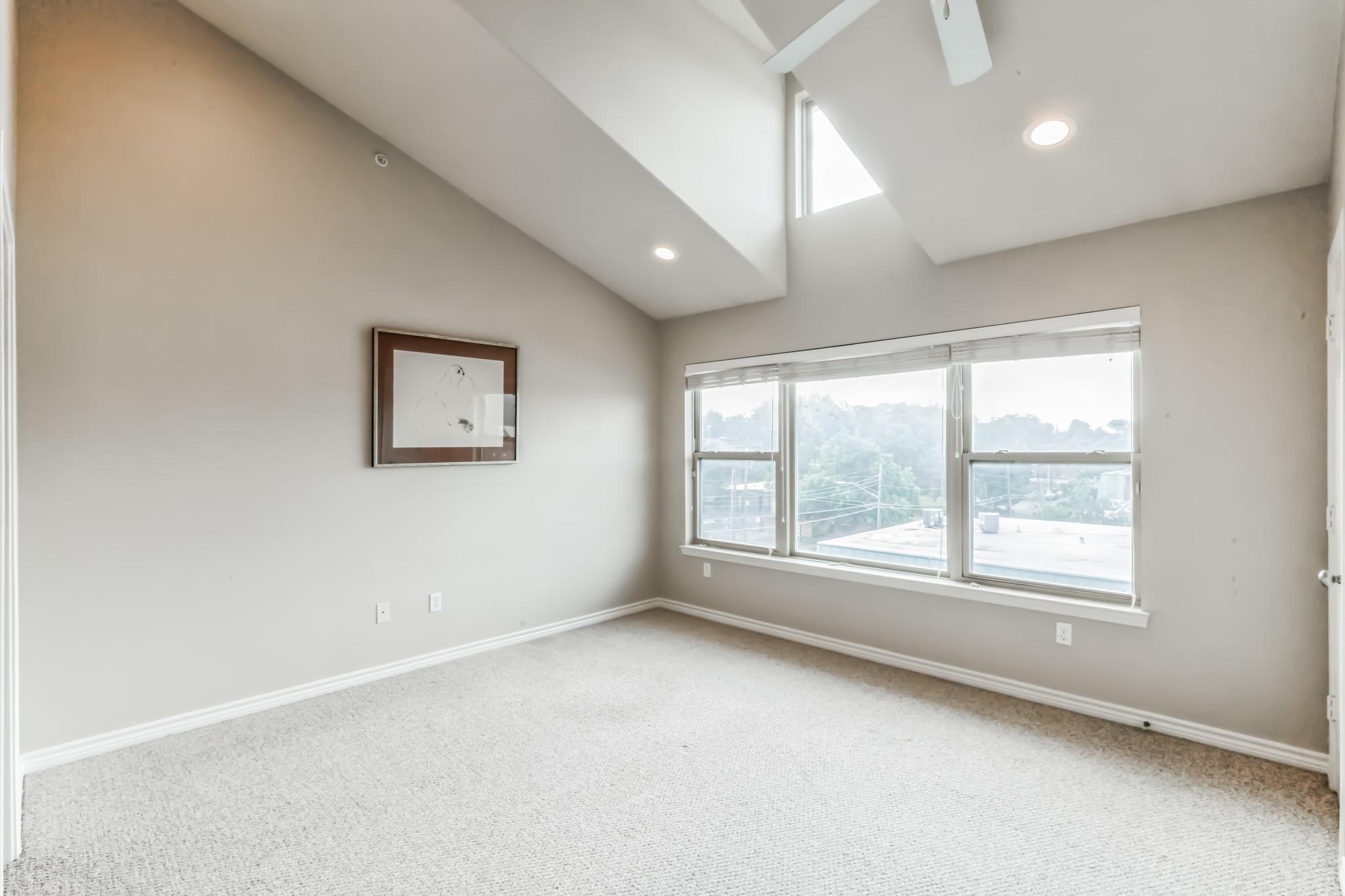 305 E 31st St # 6, Austin, TX 78705