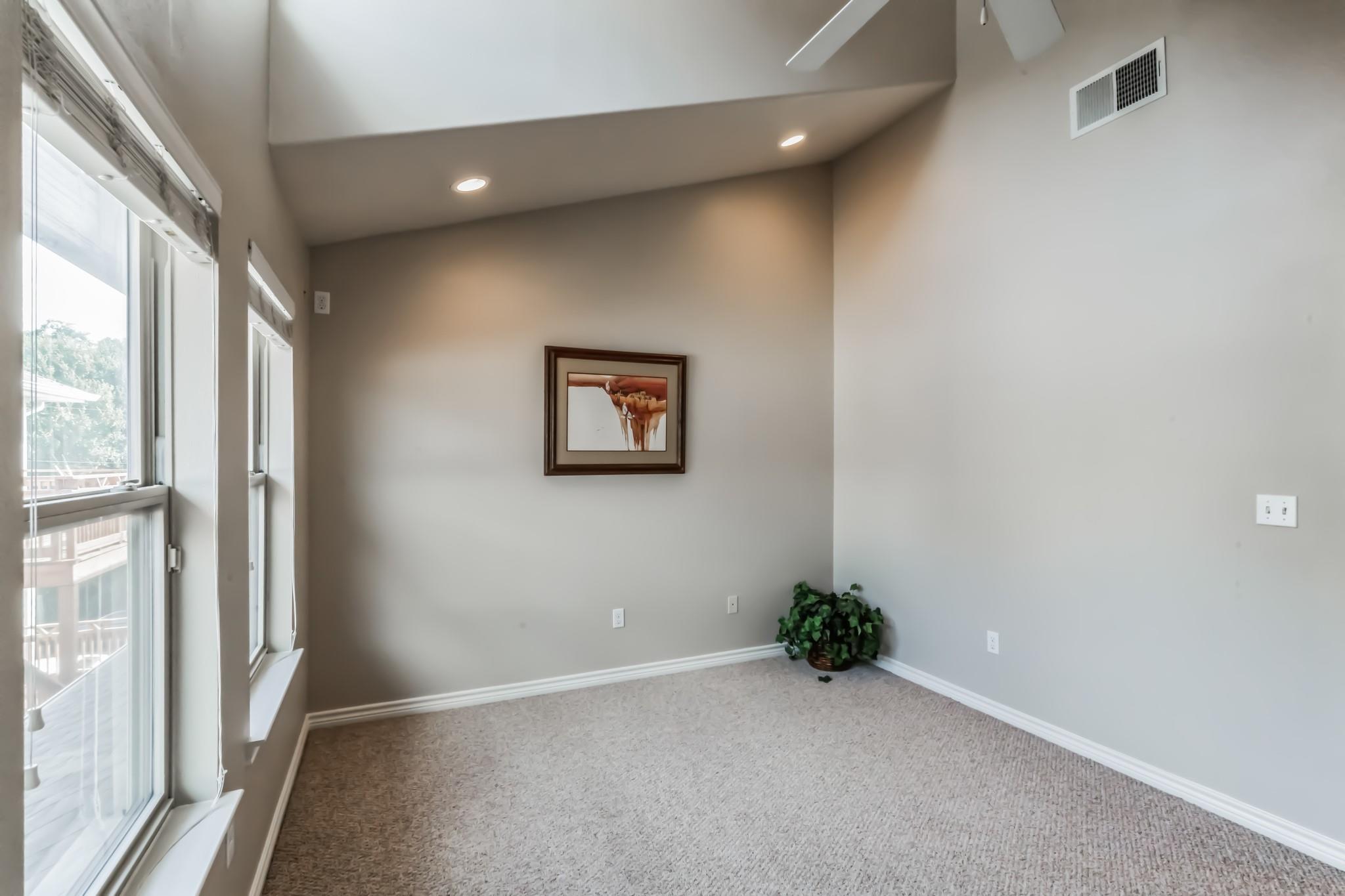 305 E 31st St # 6, Austin, TX 78705