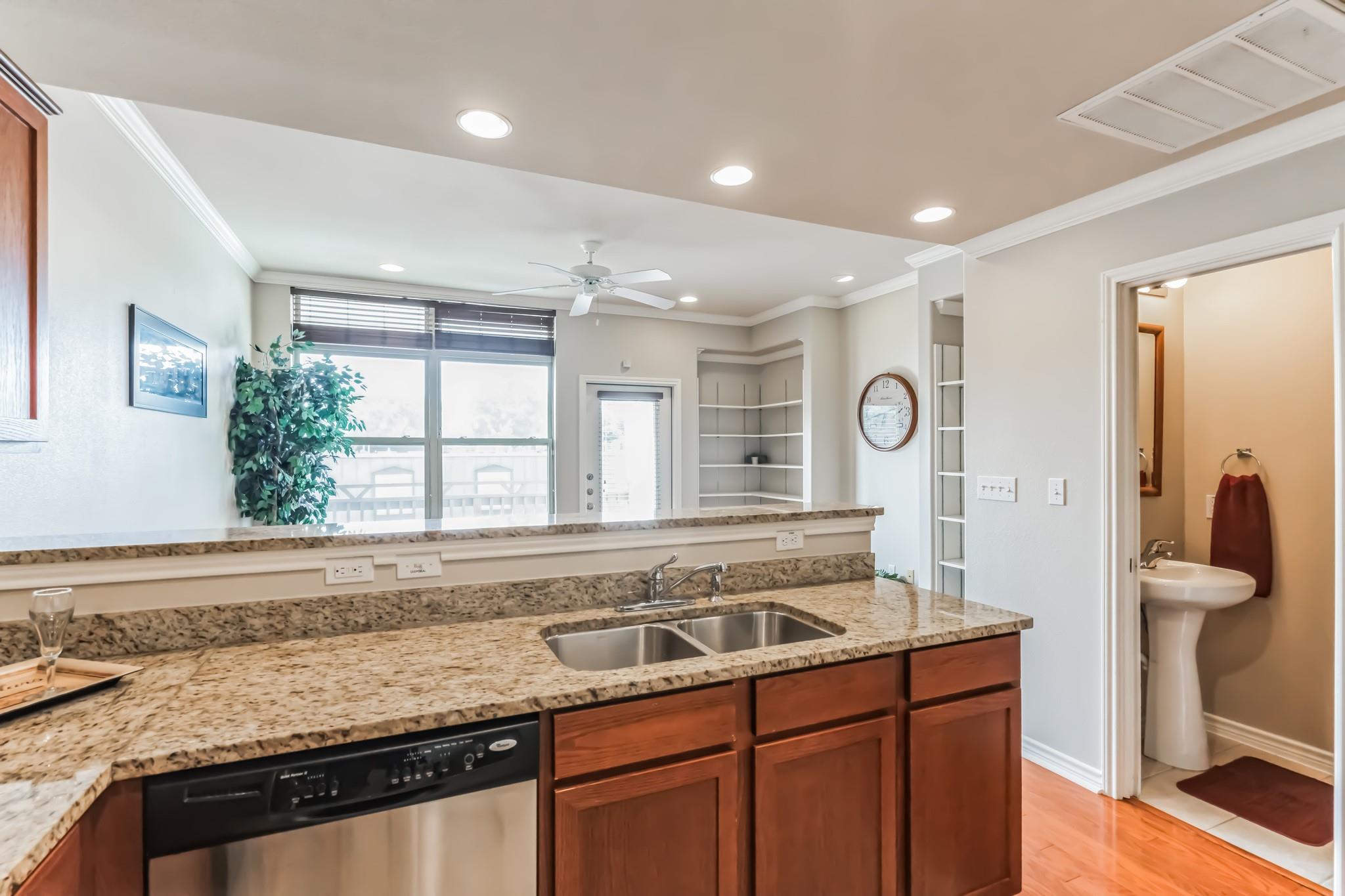 305 E 31st St # 6, Austin, TX 78705