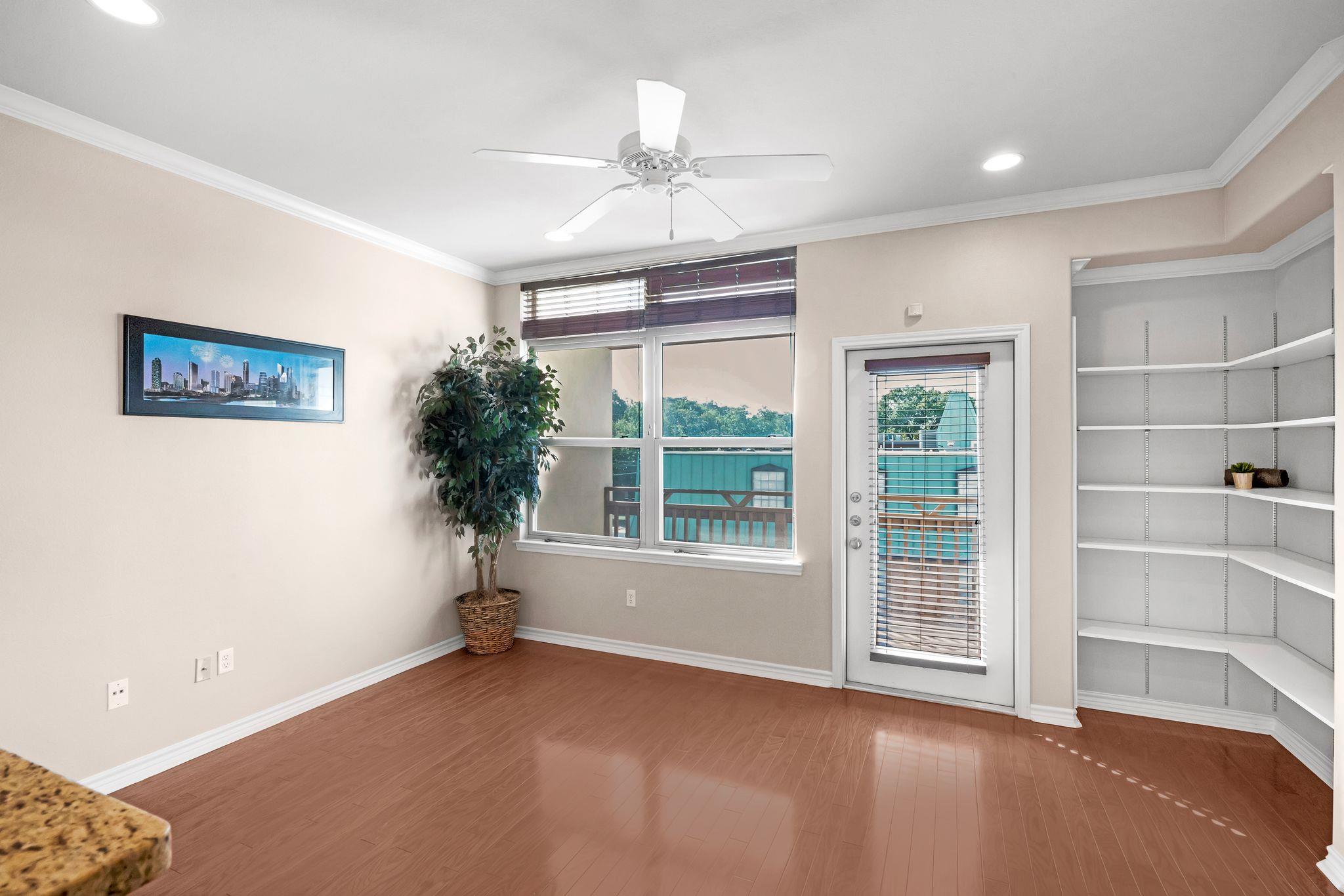 305 E 31st St # 6, Austin, TX 78705