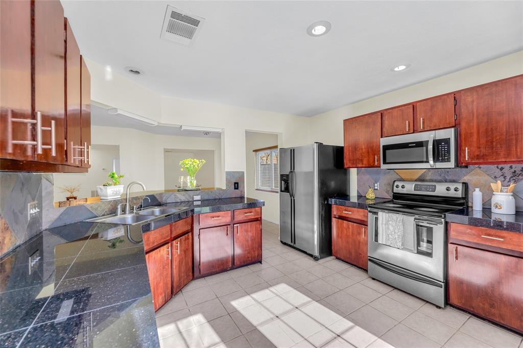 8904 Bridgewood Trl NW, Austin, TX 78729