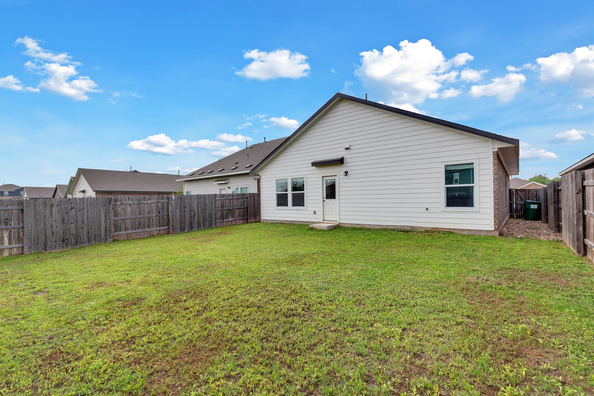 219 George Neggan Ln, Bastrop, TX 78602