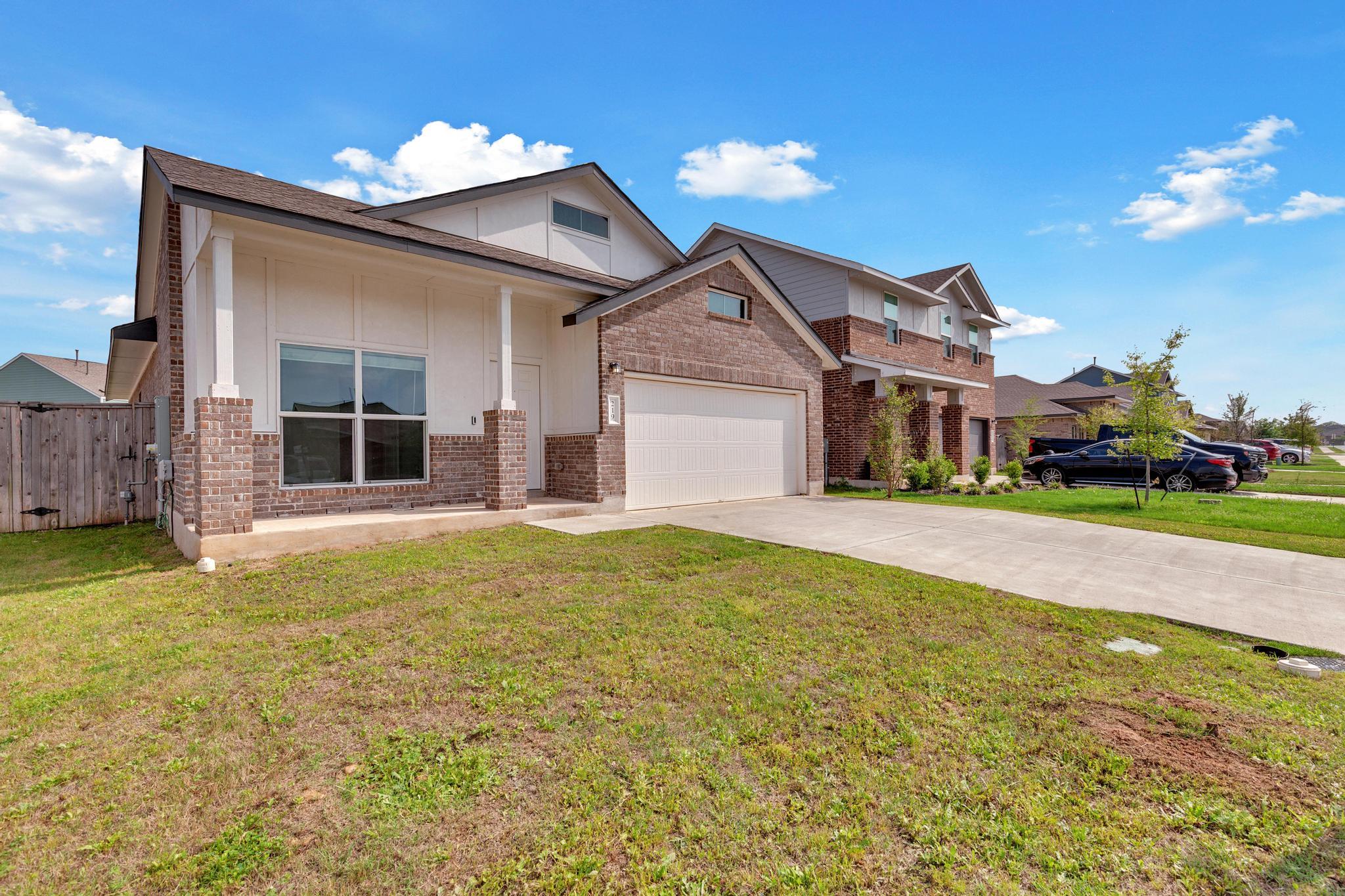 219 George Neggan Ln, Bastrop, TX 78602
