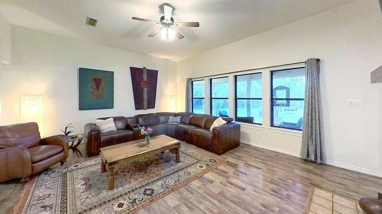 111 Clydesdale Dr, San Marcos, TX 78666