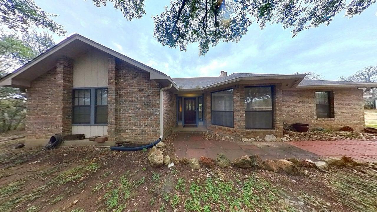 111 Clydesdale Dr, San Marcos, TX 78666
