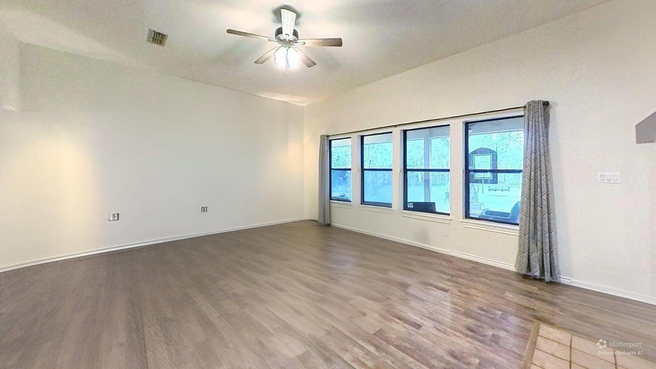 111 Clydesdale Dr, San Marcos, TX 78666