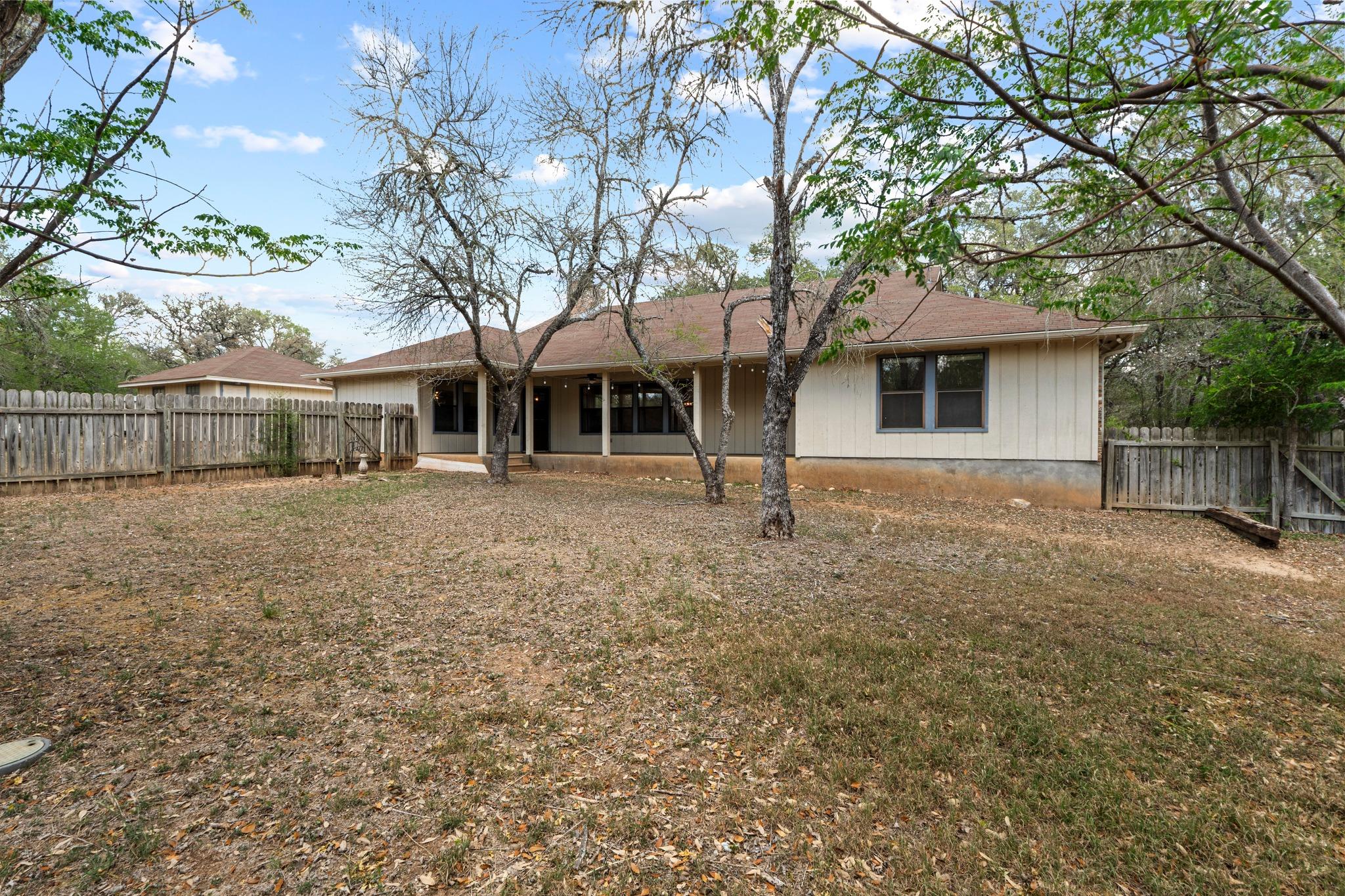 111 Clydesdale Dr, San Marcos, TX 78666