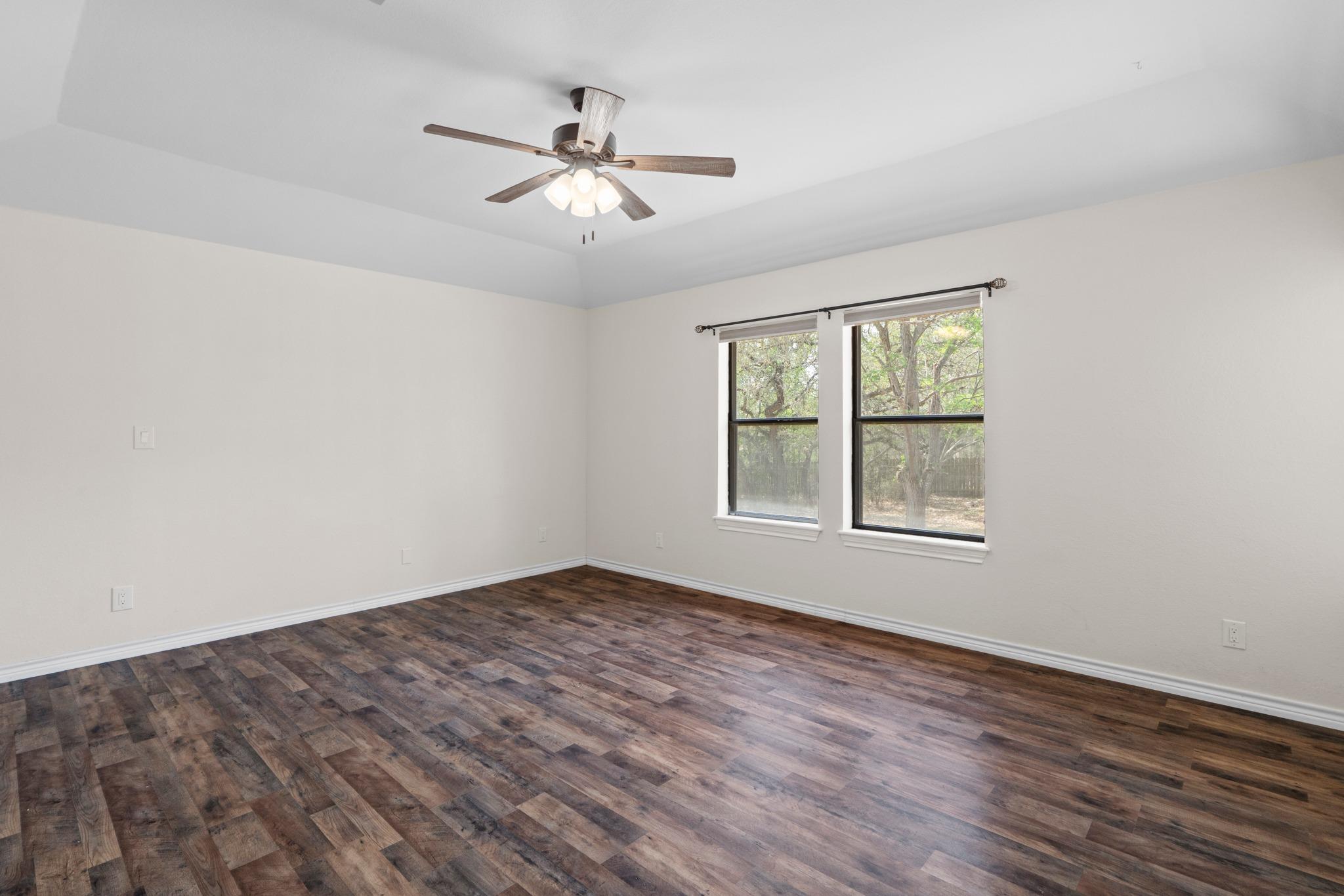 111 Clydesdale Dr, San Marcos, TX 78666