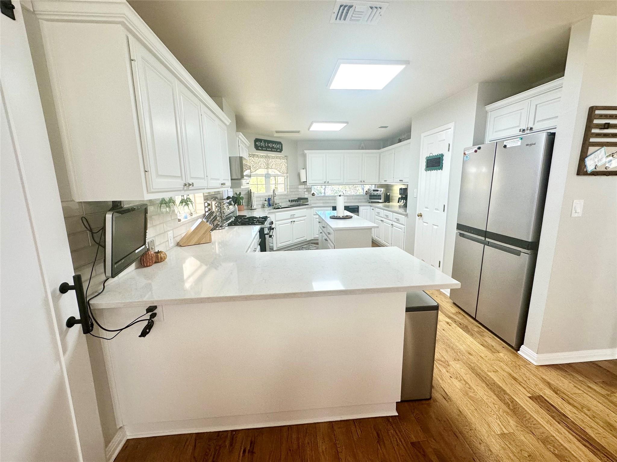 1127 Penion Dr, Austin, TX 78748