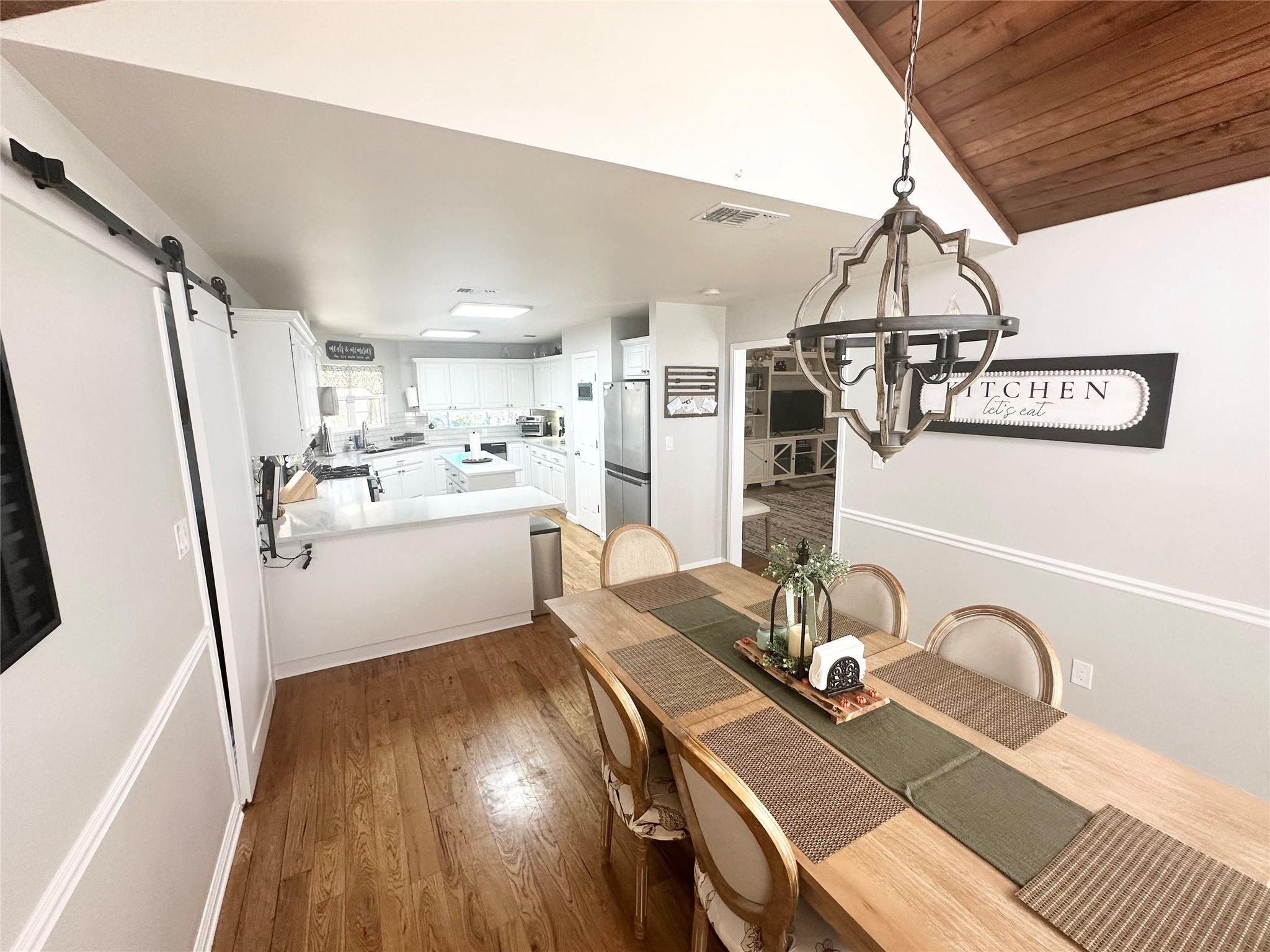 1127 Penion Dr, Austin, TX 78748