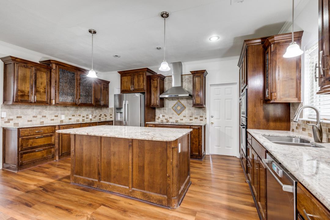 125 Heritage Oaks Dr, Cedar Creek, TX 78612