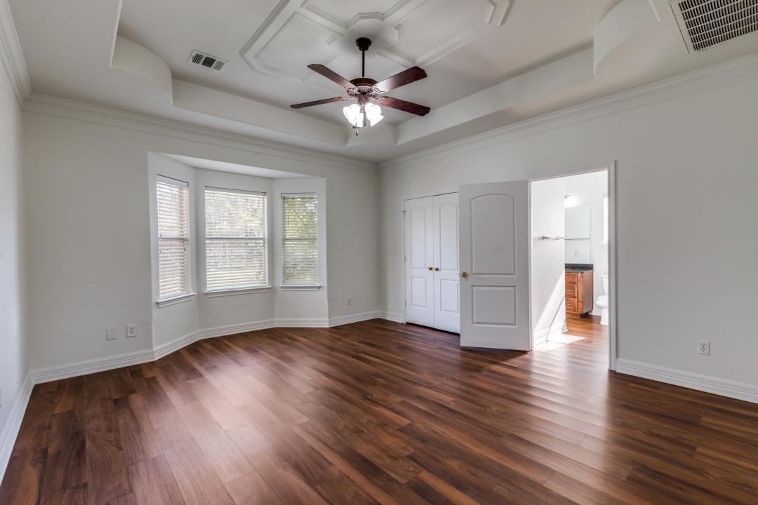 125 Heritage Oaks Dr, Cedar Creek, TX 78612