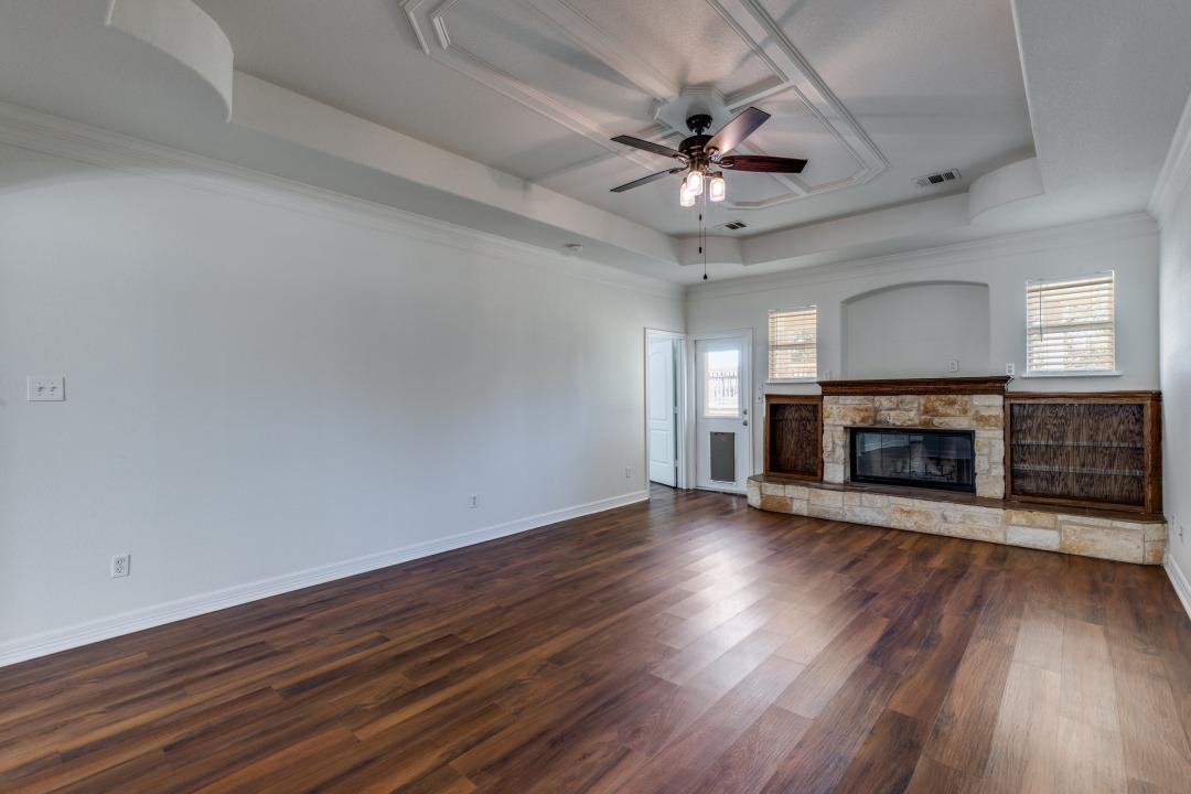 125 Heritage Oaks Dr, Cedar Creek, TX 78612