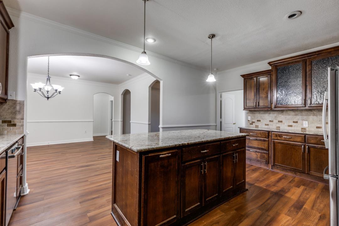 125 Heritage Oaks Dr, Cedar Creek, TX 78612