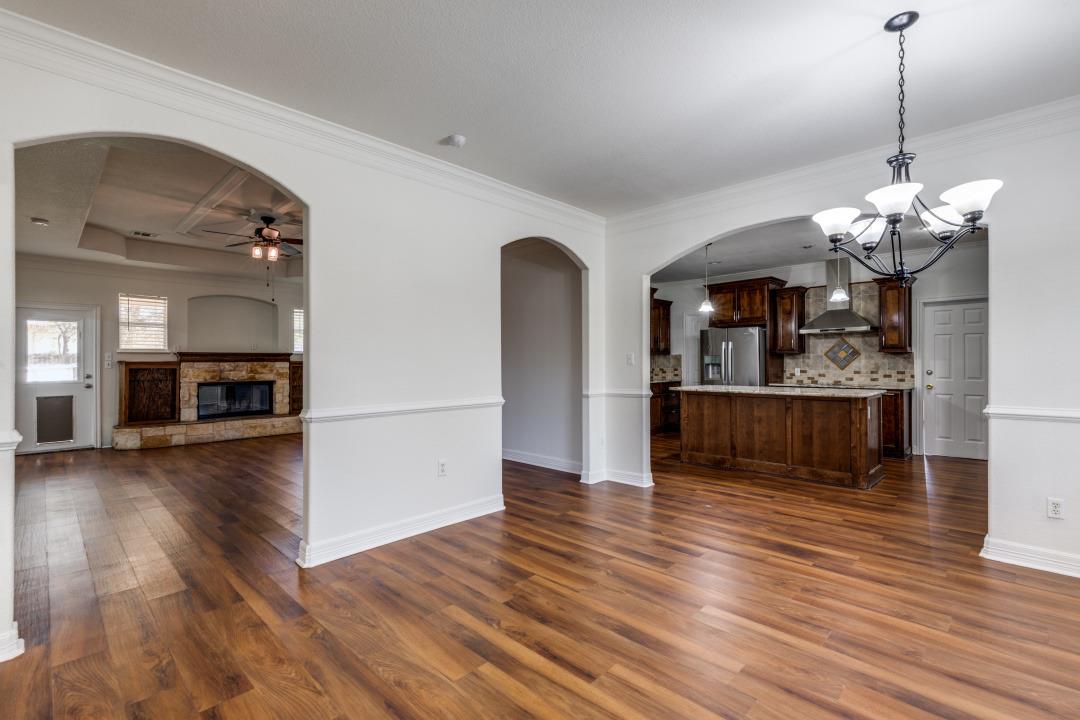 125 Heritage Oaks Dr, Cedar Creek, TX 78612