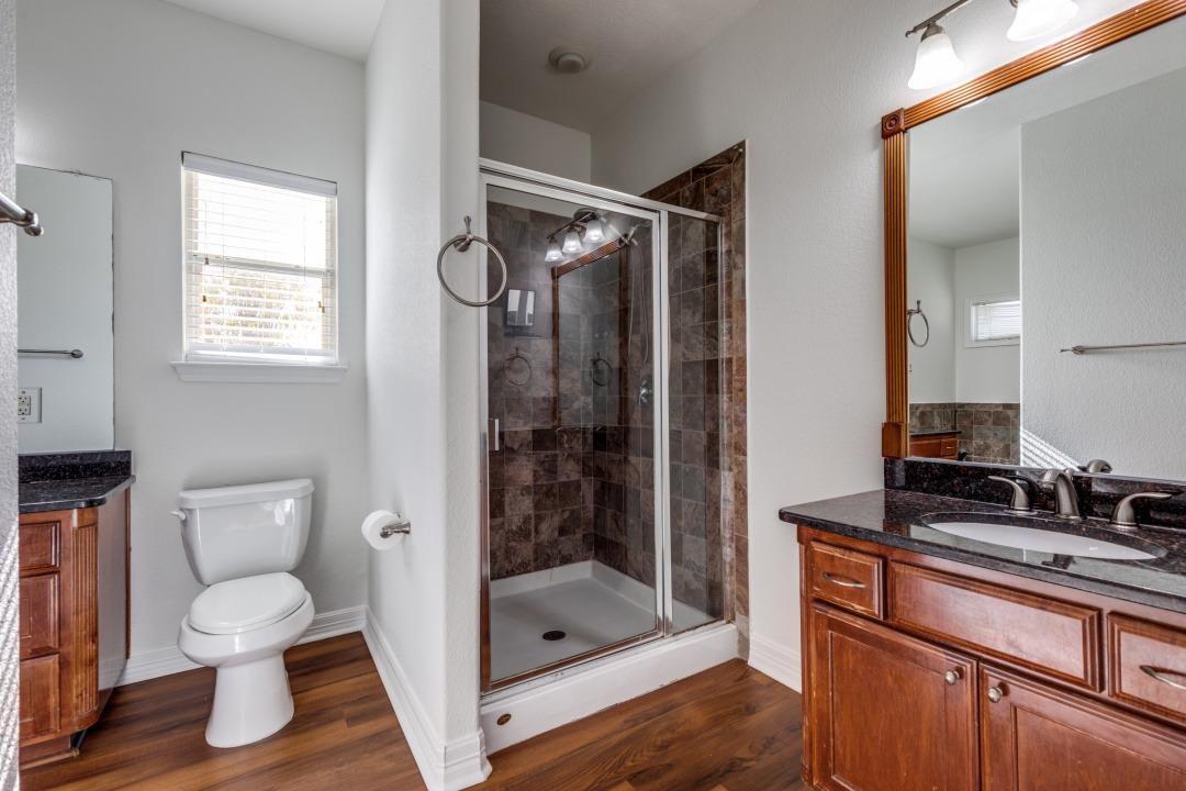 125 Heritage Oaks Dr, Cedar Creek, TX 78612