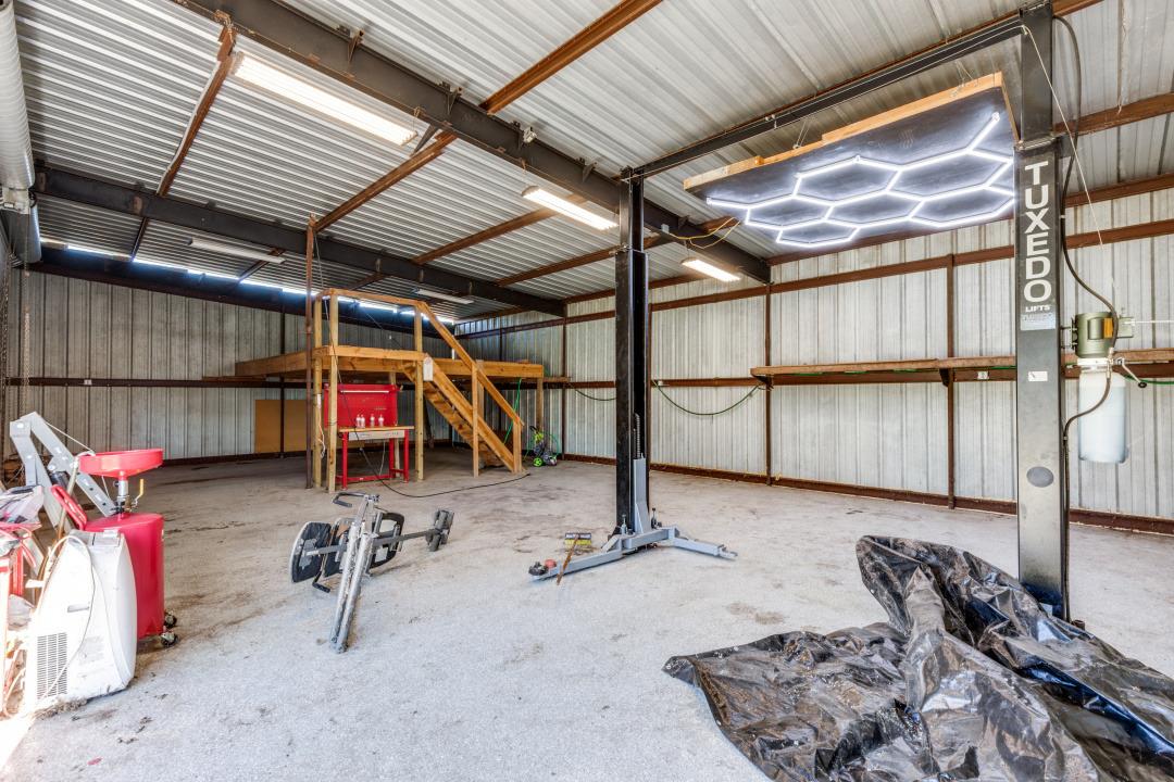 125 Heritage Oaks Dr, Cedar Creek, TX 78612