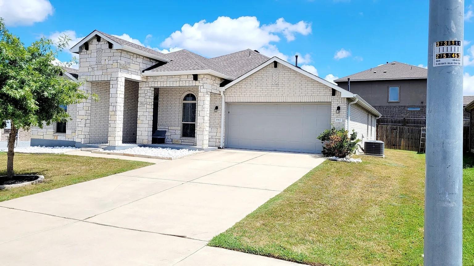 1967 Mexia Dr, Round Rock, TX 78664