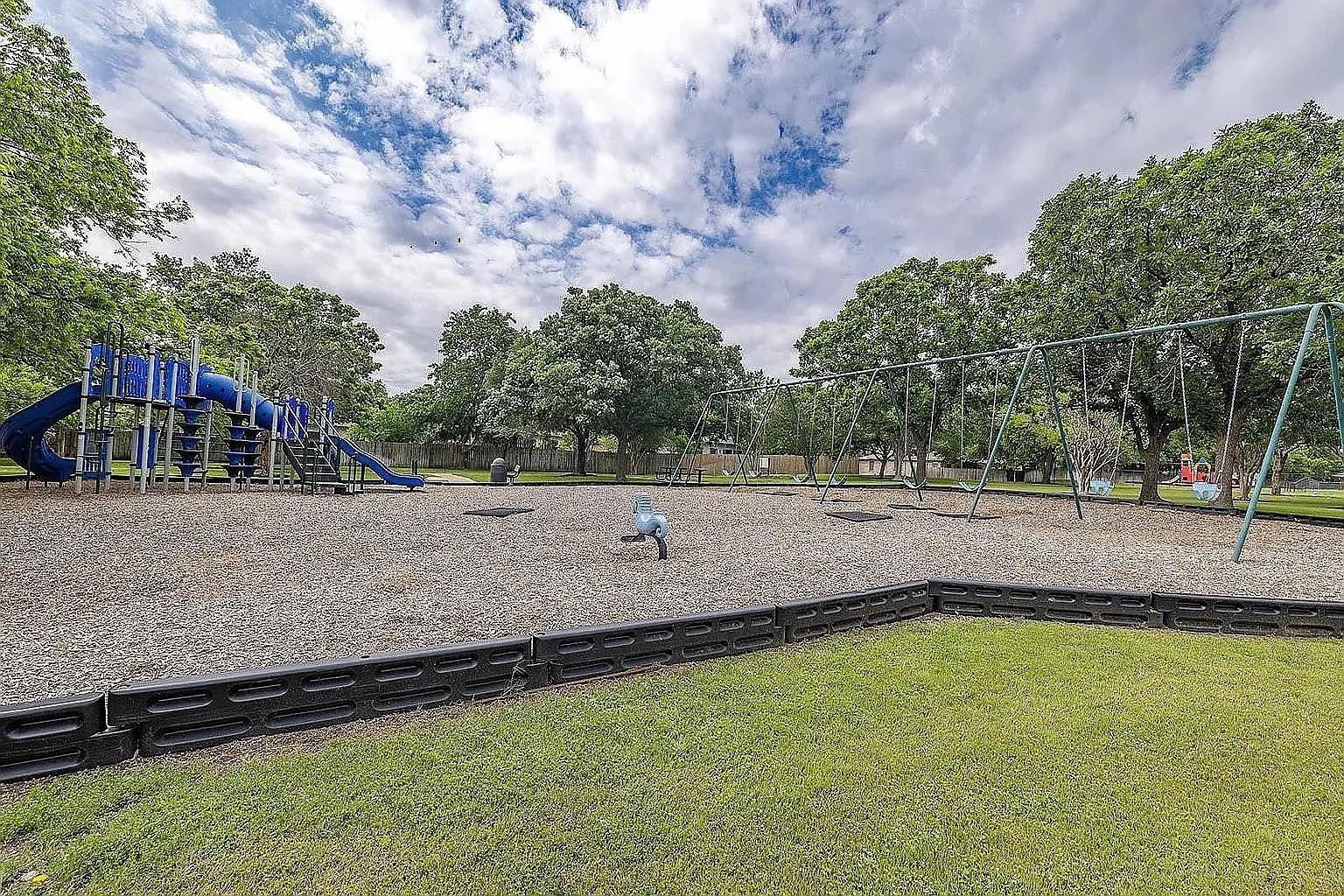 1967 Mexia Dr, Round Rock, TX 78664