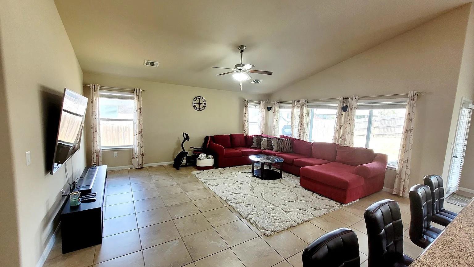 1967 Mexia Dr, Round Rock, TX 78664