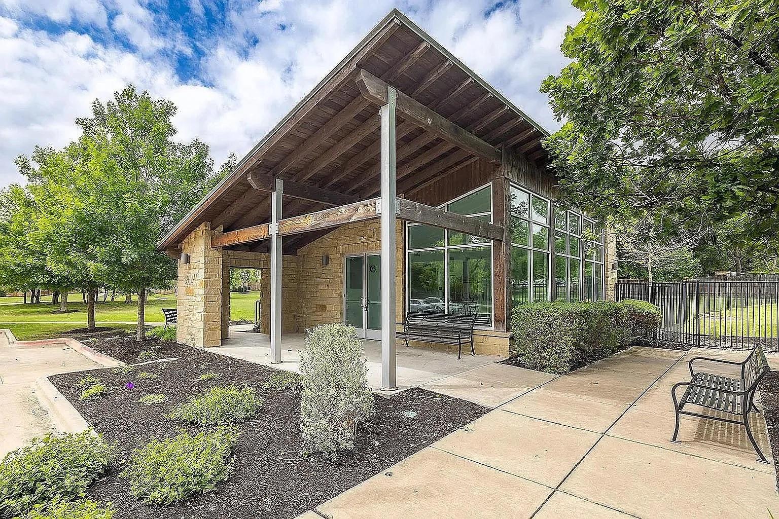 1967 Mexia Dr, Round Rock, TX 78664