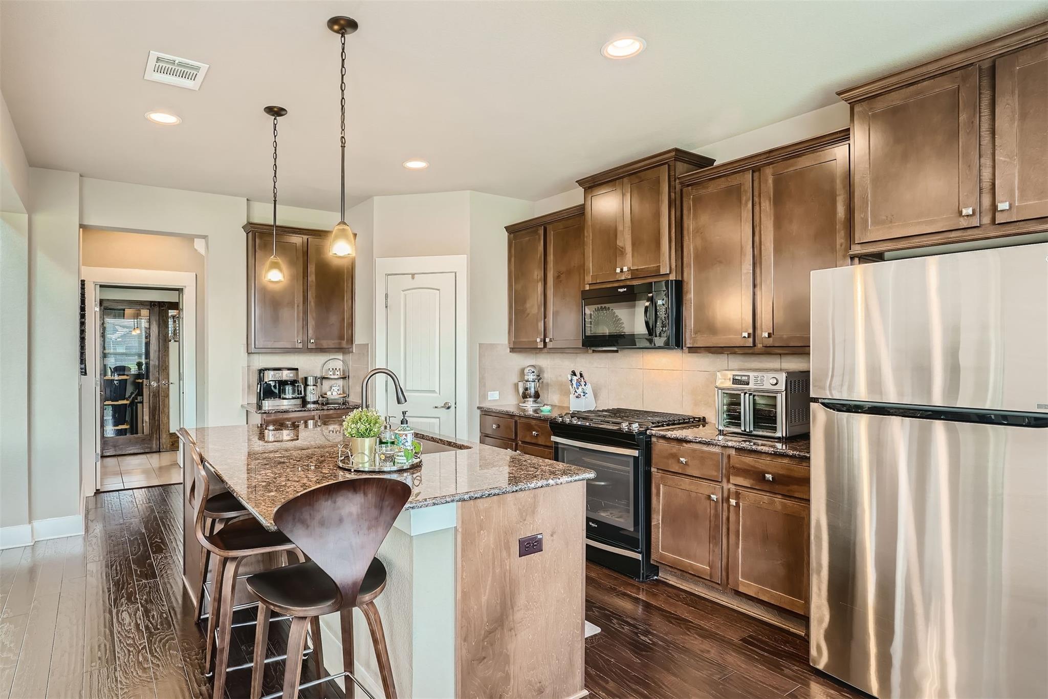 9401 McKnight Loop # 6, Austin, TX 78717