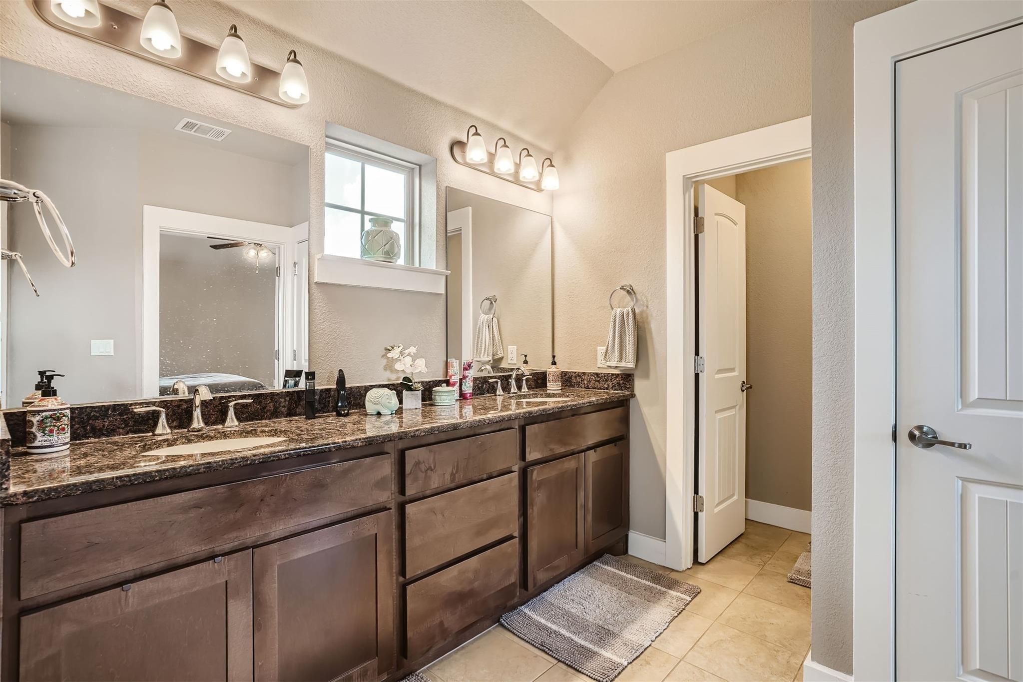 9401 McKnight Loop # 6, Austin, TX 78717