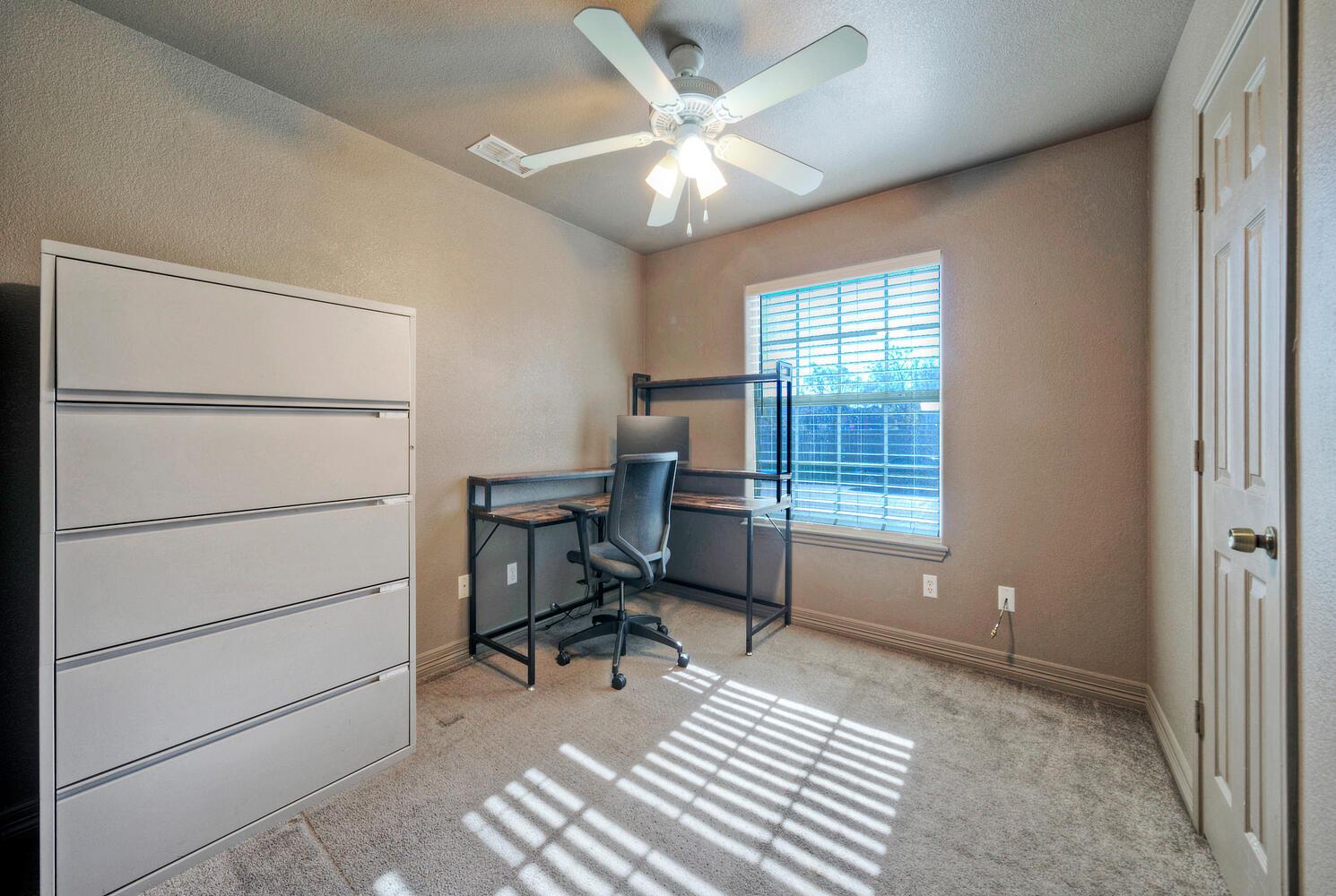 1265 E Independence St, Giddings, TX 78942