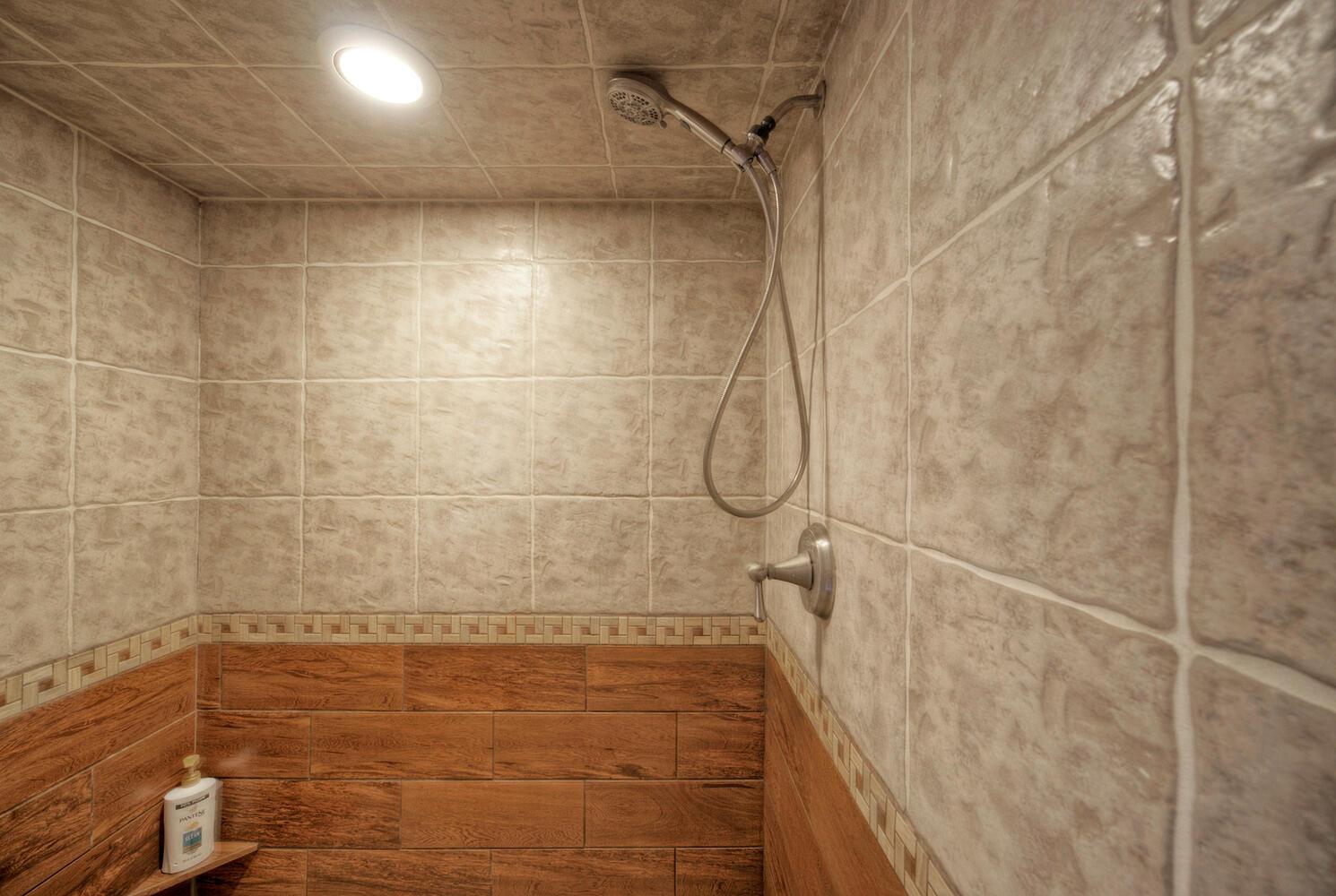 1265 E Independence St, Giddings, TX 78942