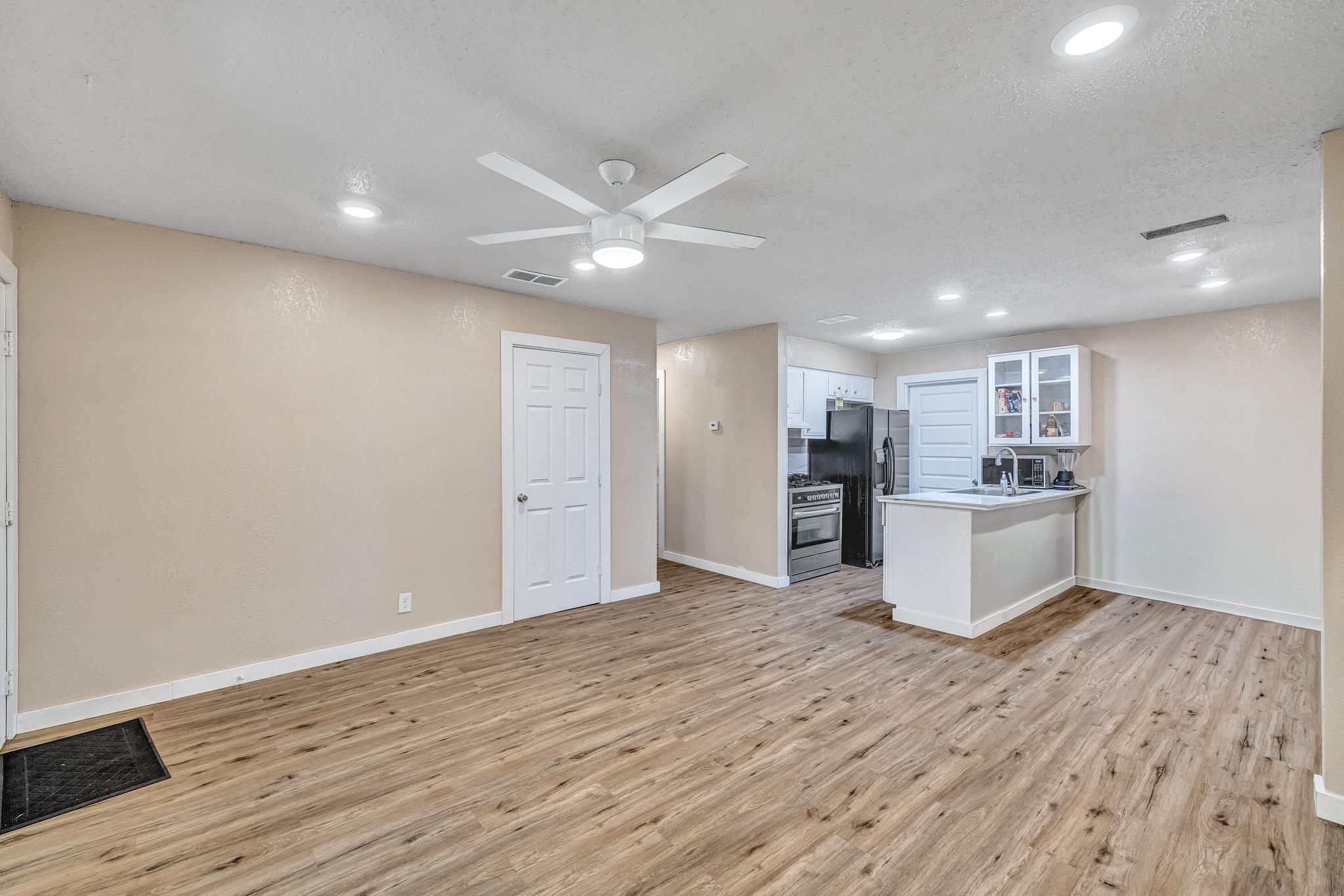 205 Liverpool Dr, Austin, TX 78745