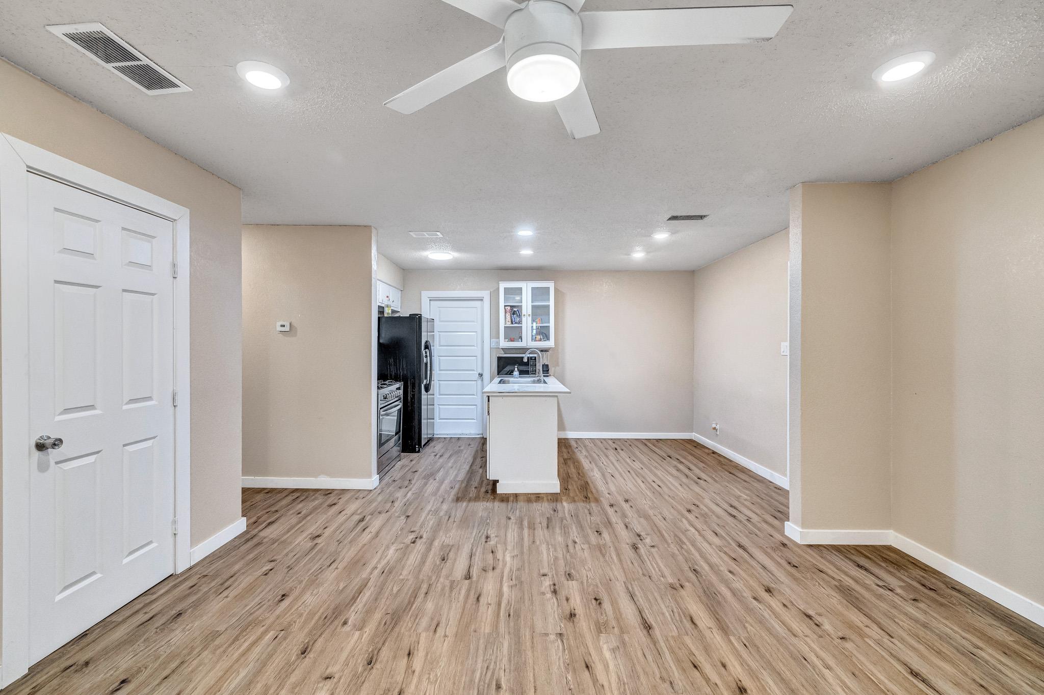 205 Liverpool Dr, Austin, TX 78745