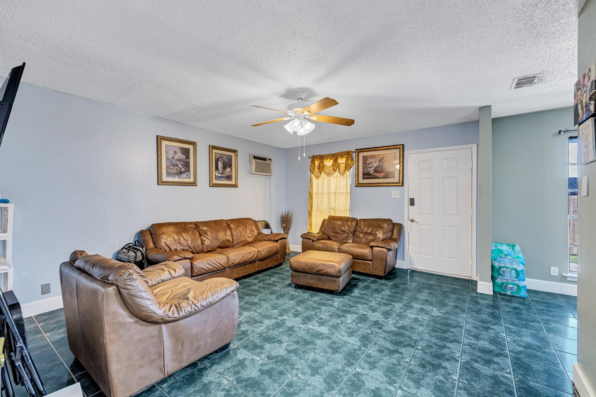 205 Liverpool Dr, Austin, TX 78745