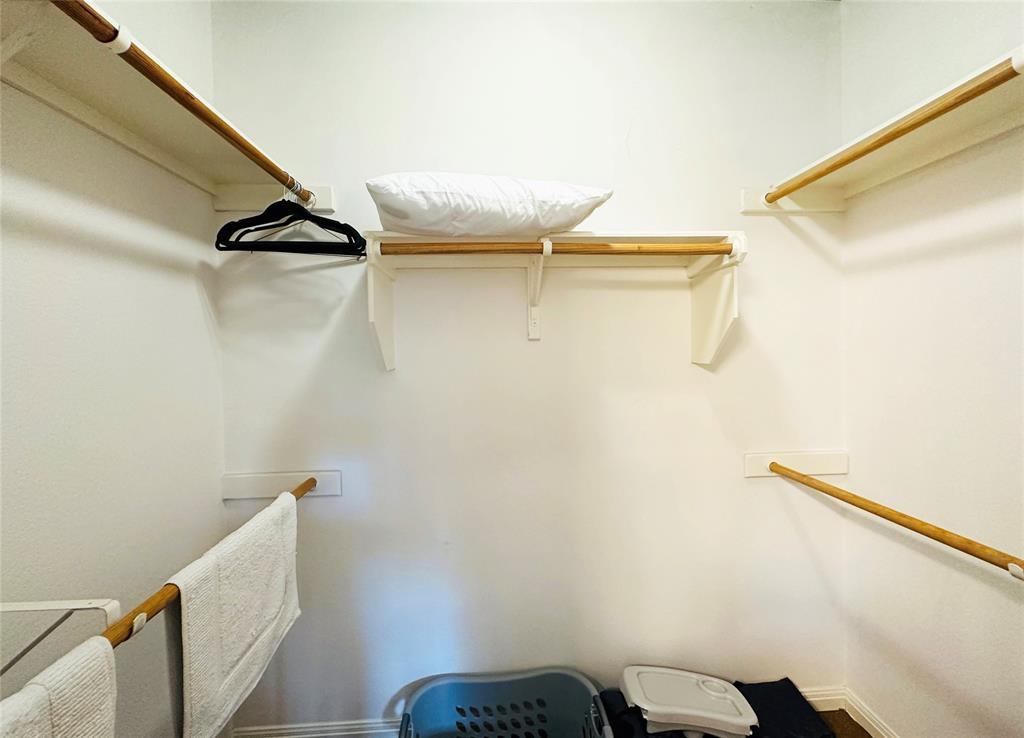 18401 Lakeland Dr, Lago Vista, TX 78645