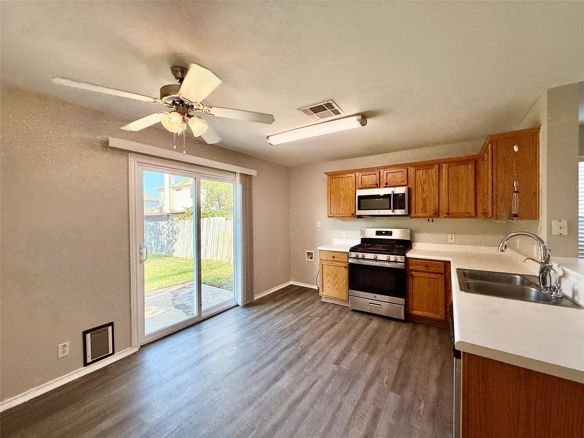 17212 Hamilton Point Cir, Manor, TX 78653