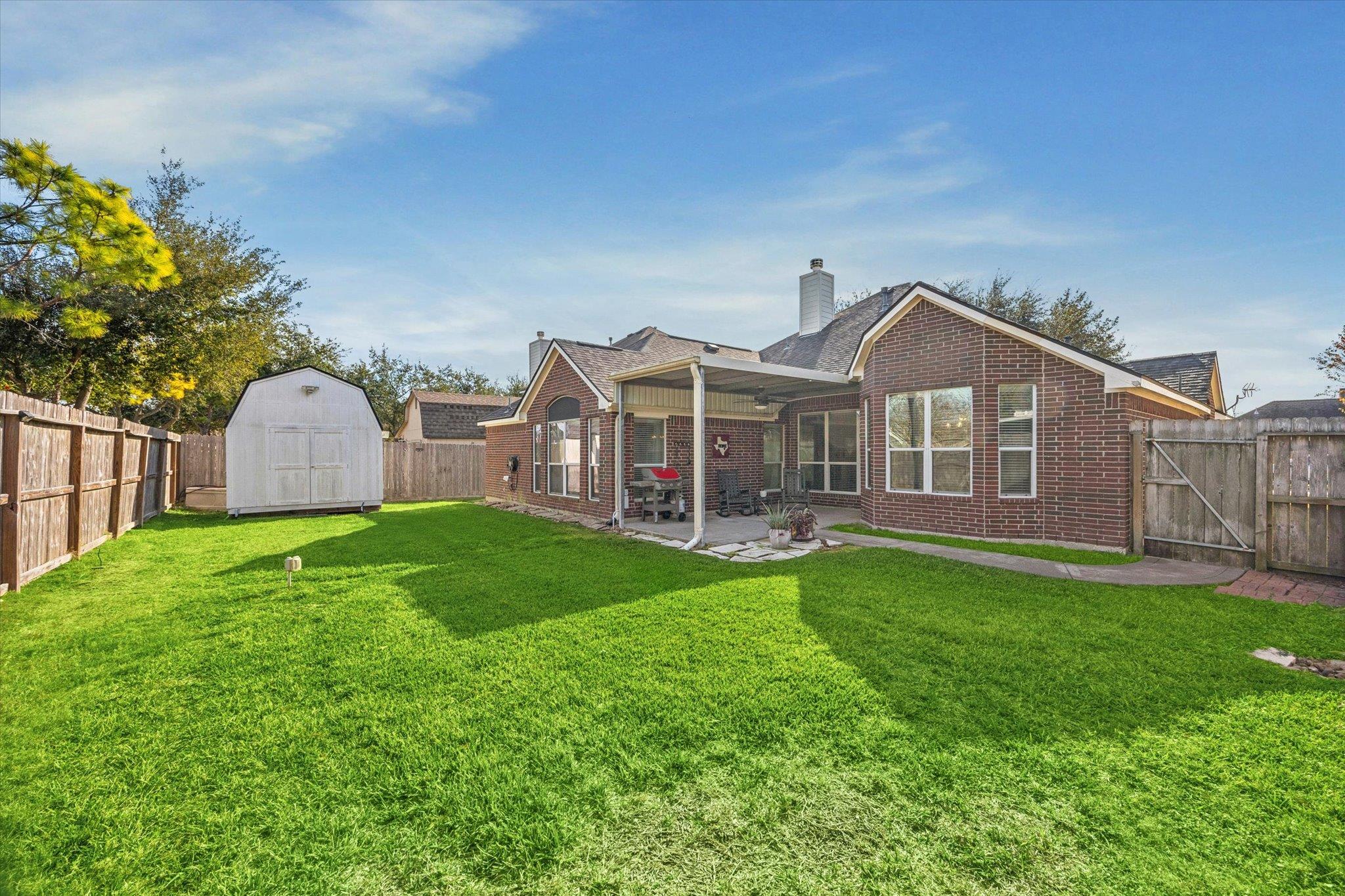 2410 Pine Brook Dr, Deer Park, TX 77536