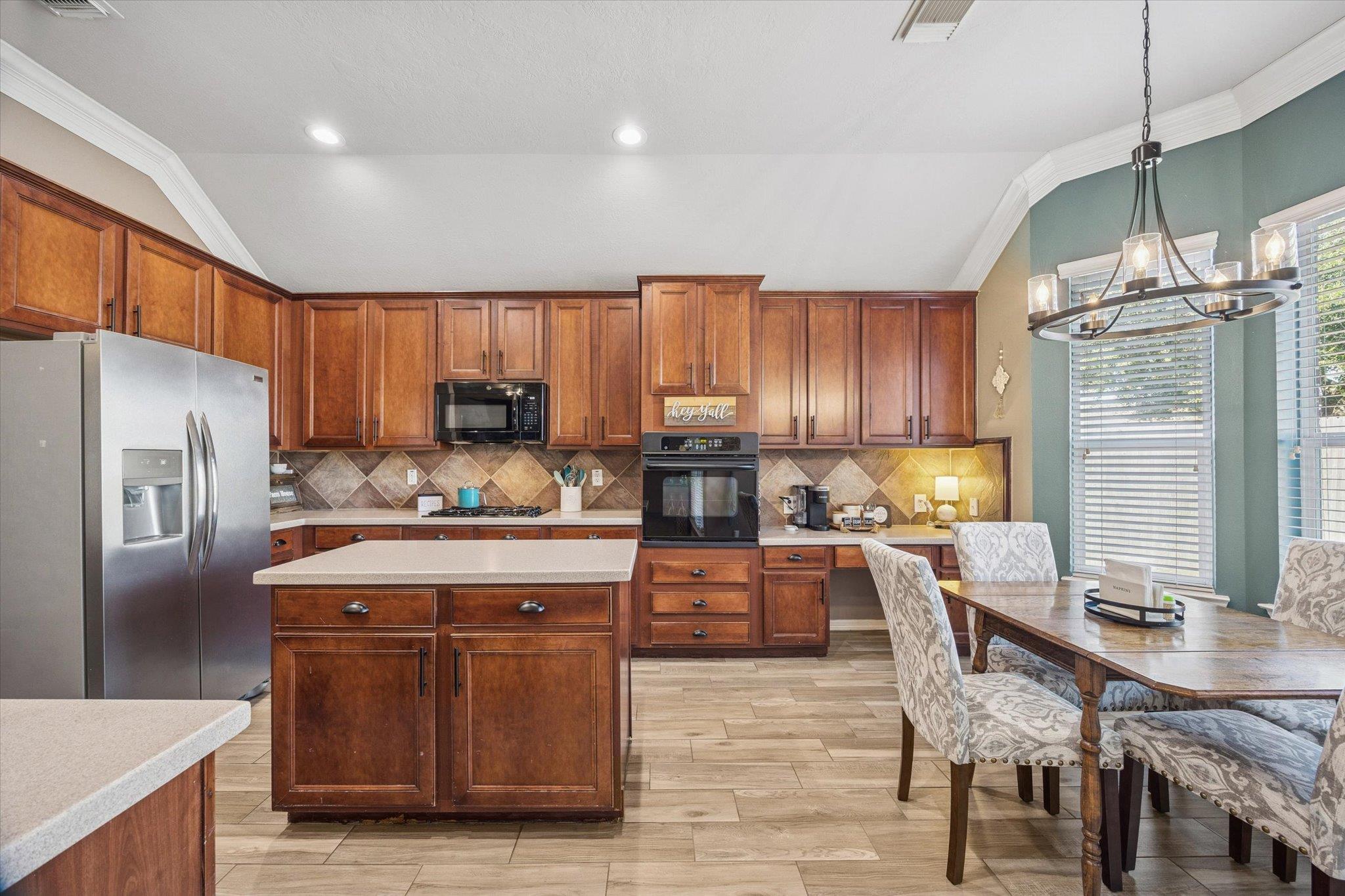 2410 Pine Brook Dr, Deer Park, TX 77536