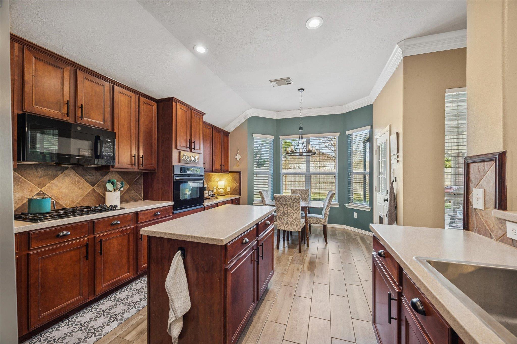 2410 Pine Brook Dr, Deer Park, TX 77536