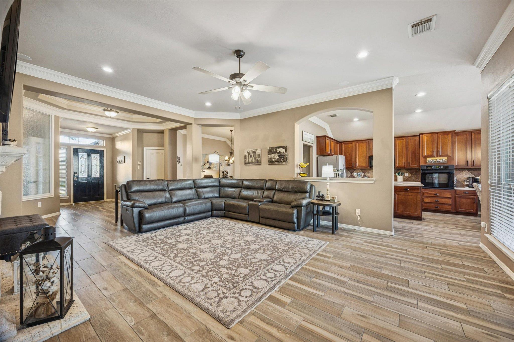 2410 Pine Brook Dr, Deer Park, TX 77536