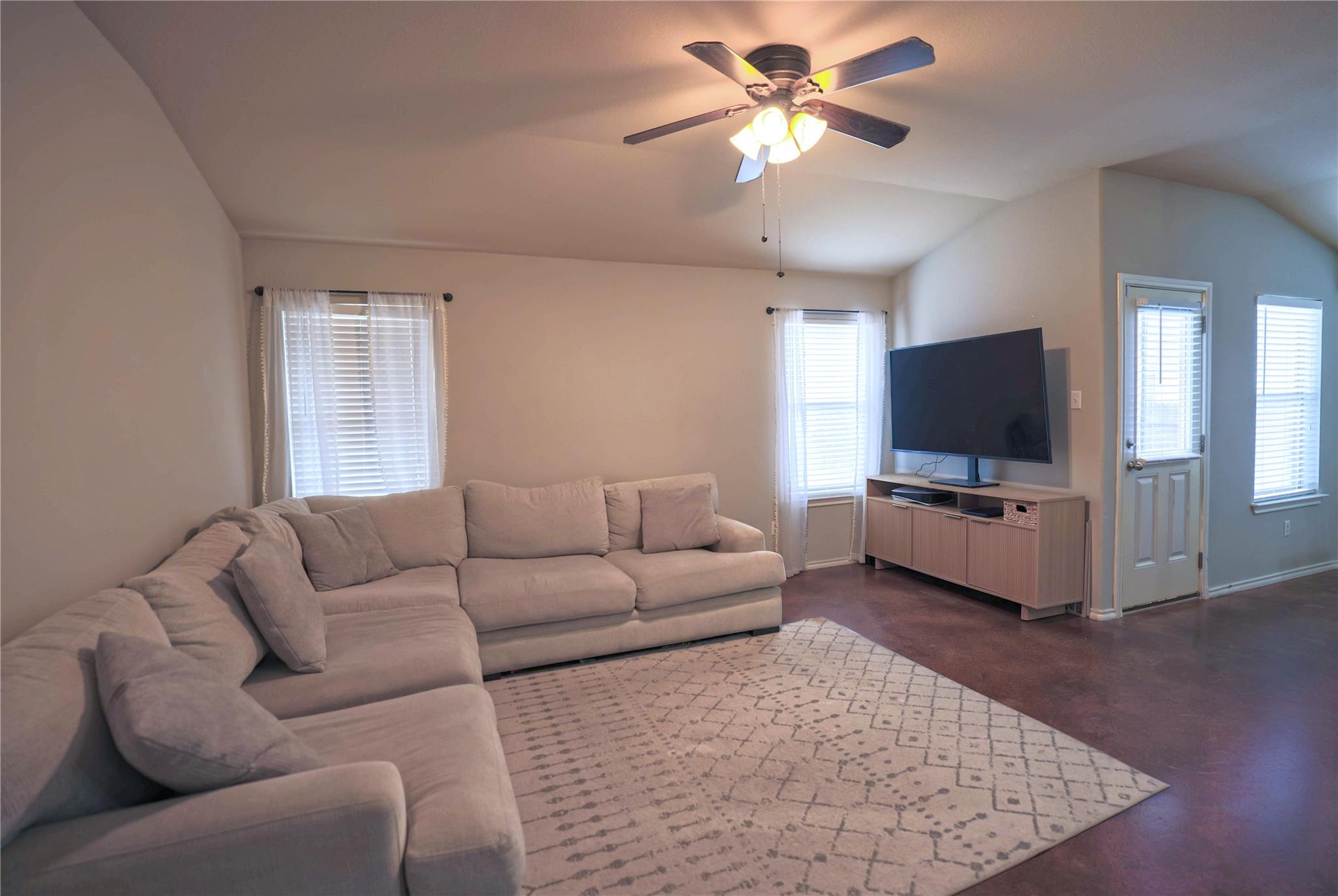 1541 Twin Cv, Kyle, TX 78640