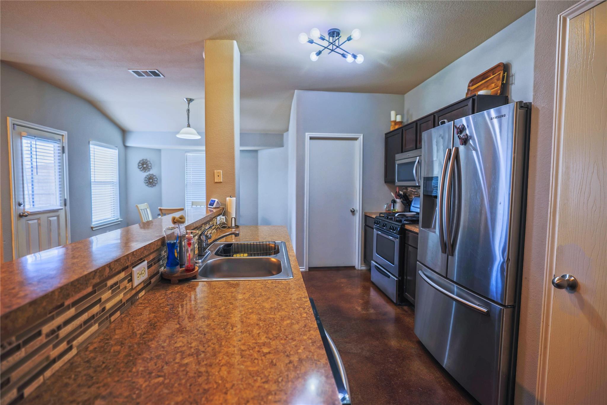 1541 Twin Cv, Kyle, TX 78640