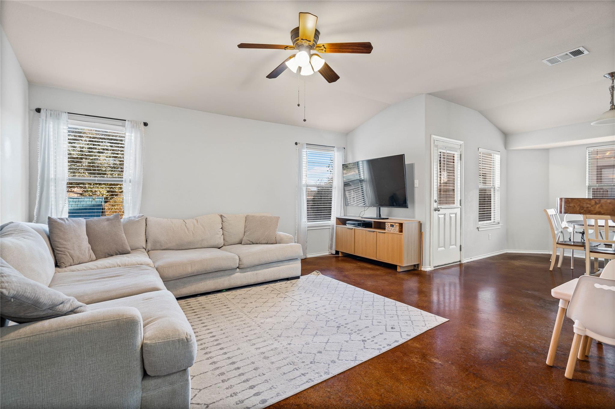 1541 Twin Cv, Kyle, TX 78640