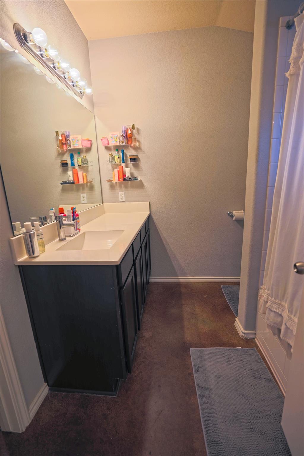 1541 Twin Cv, Kyle, TX 78640