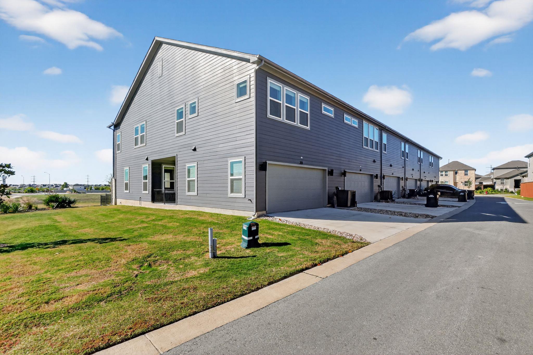 213 Flowers Ave, Hutto, TX 78634