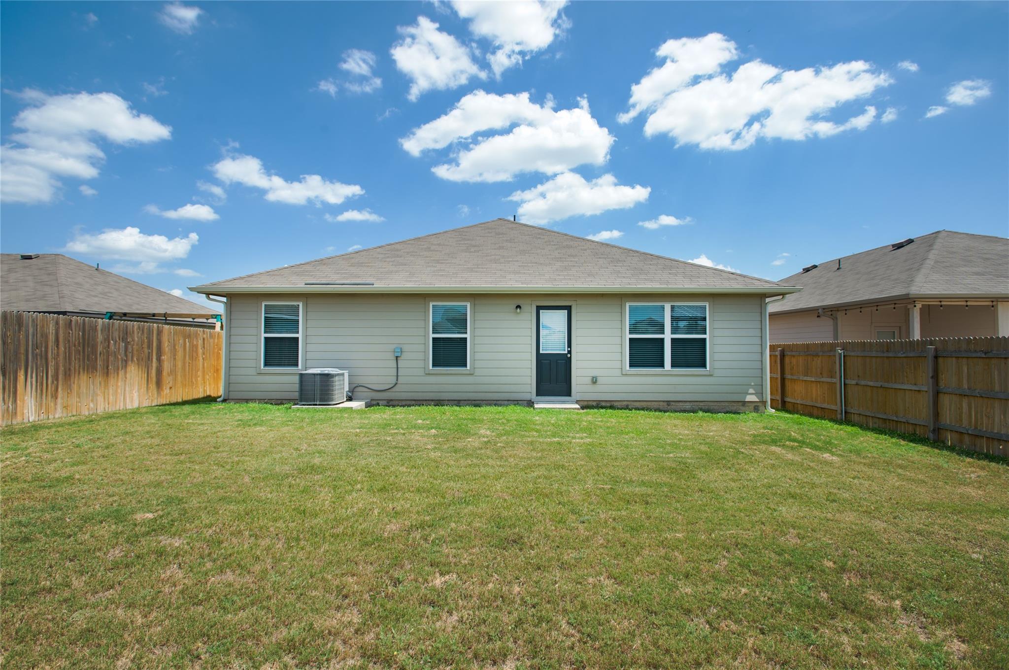 108 Freedom Park Ave, Liberty Hill, TX 78642