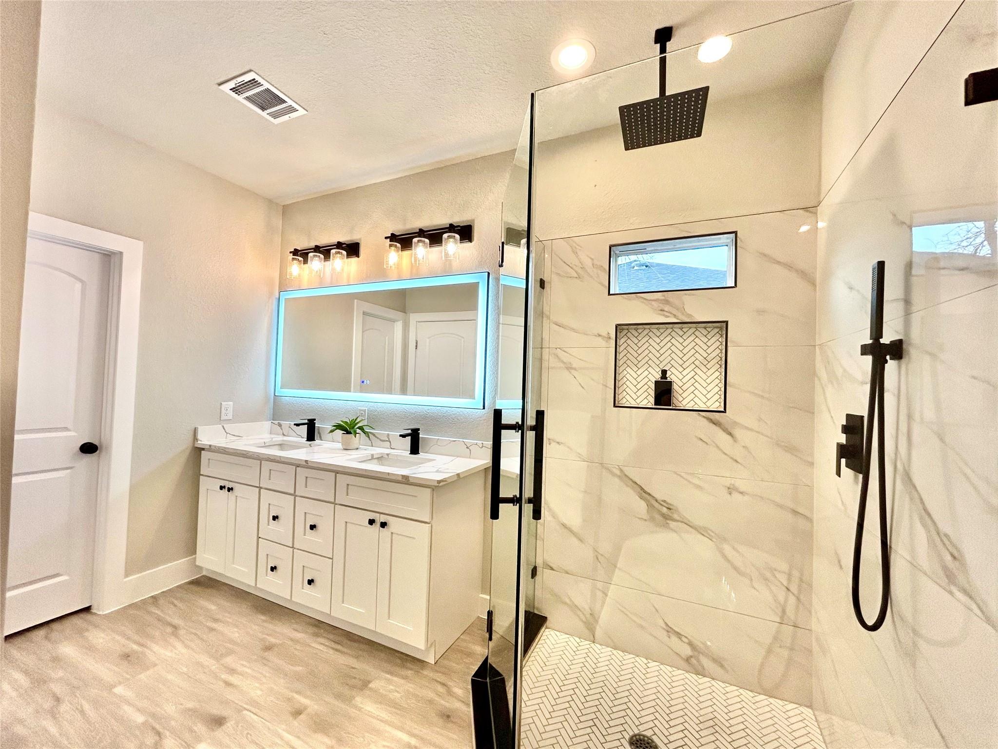 113 E Keomuku Ln, Bastrop, TX 78602